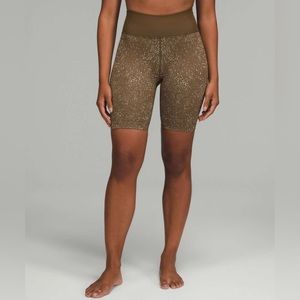NEED GONE!Lululemon Ebb to Street High-Rise Short 8"